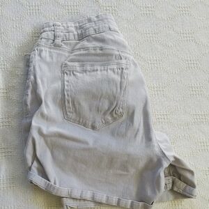 Elegant Light Gray Women's Shorts